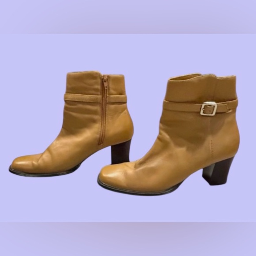 🔥KAREN SCOTT! “RISER” GORGEOUS CAMEL COLOR NEUTRAL LEATHER ANKLE BOOTIE!